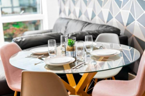 Modern 2 Bed Apartment and Free Parking
